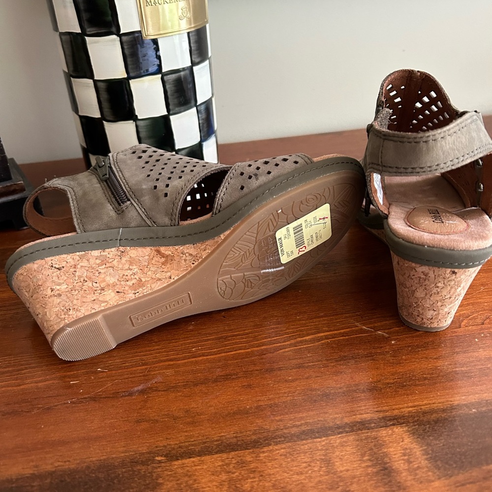 Size 6 NWT Cobb Hill wedge sandal - Picture 4 of 6